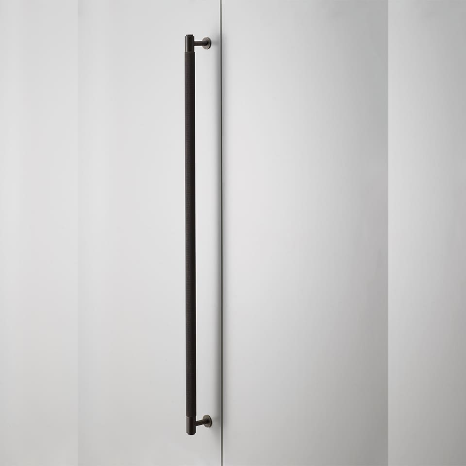 closet bar smoked bronze 960x960px