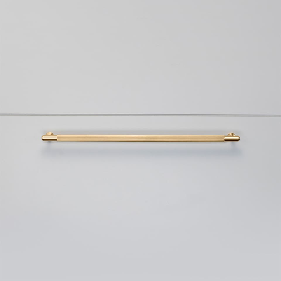 BP Pull Bar Linear Large Brass Front