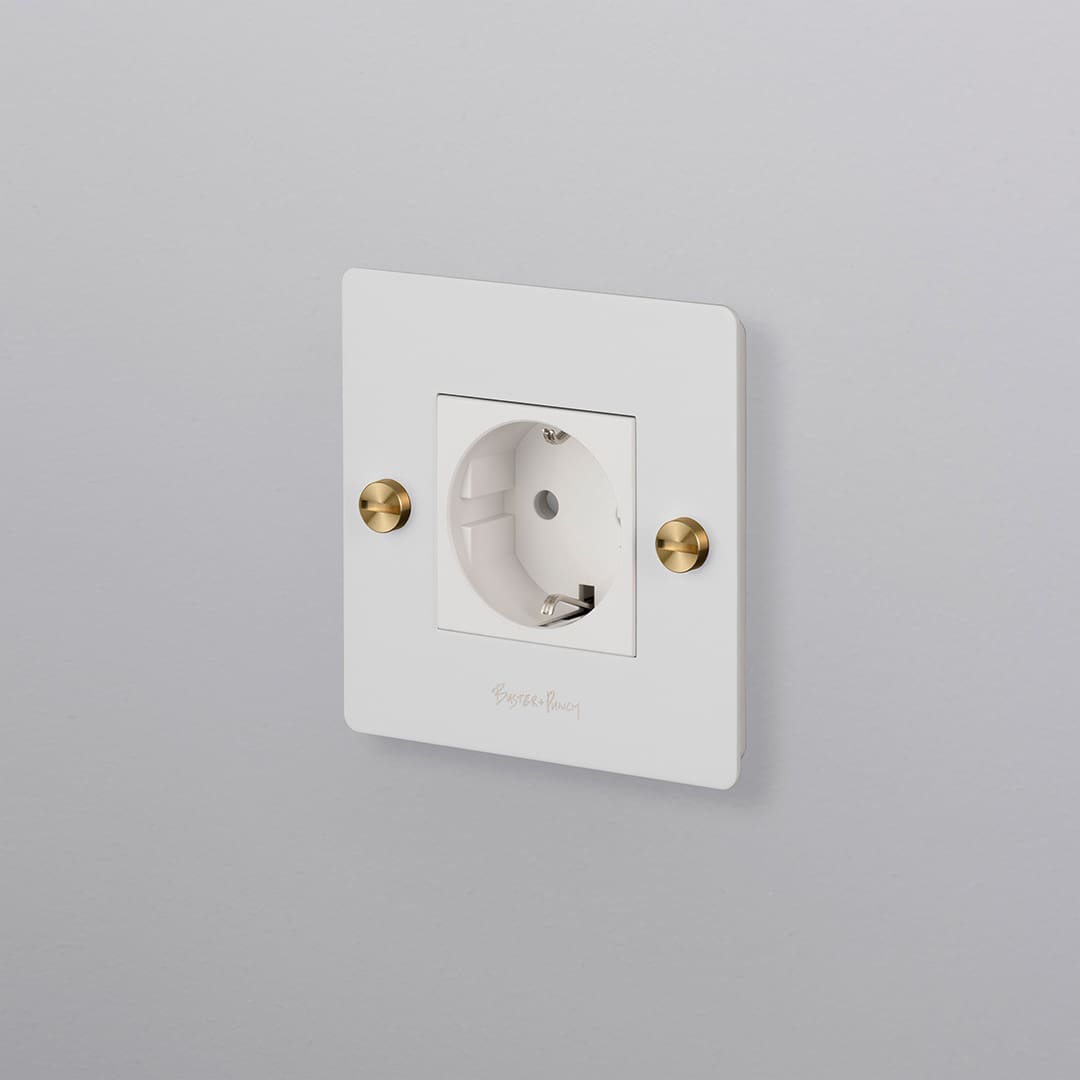 Buster Punch EU El Electricity 1G Wall Plate Horizontal Schuko Socket Eluttag Coin Caps White Vit Brass Massing 1 Sq