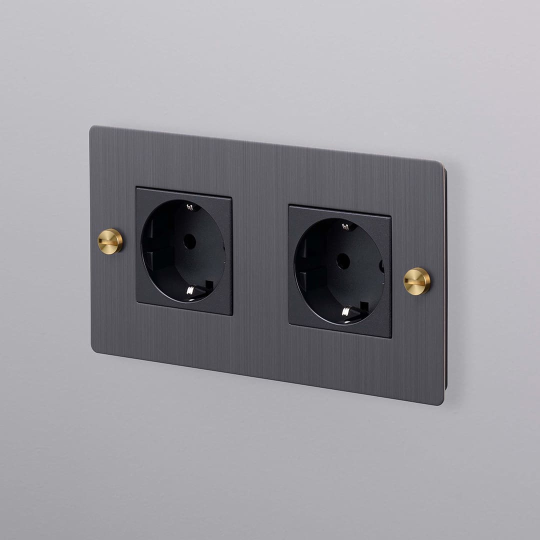 Buster Punch EU El Electricity 2G Wall Plate Horizontal Schuko Socket Eluttag Coin Caps Smoked Bronze Brass Massing 1 Sq